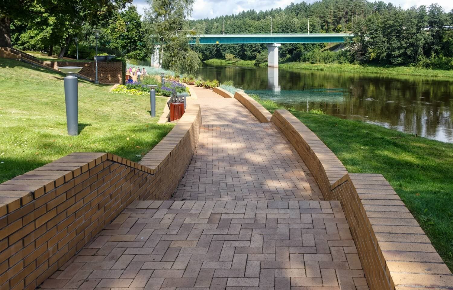 Built to Last: Why Pavers Are the Best Choice for Commercial Walkways
