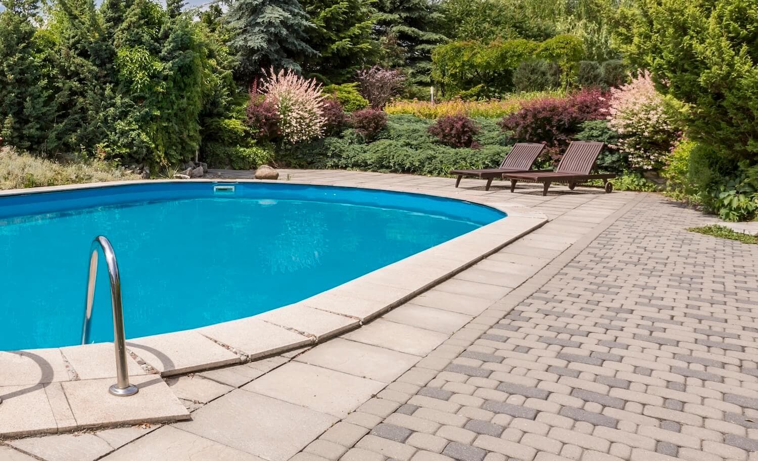 Say Goodbye to Cracks: Why Pavers Are Better Than Concrete Pool Decks