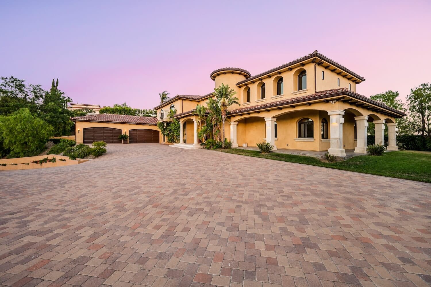 The Benefits of Paver Driveways: Design Style, Functionality, and Longevity