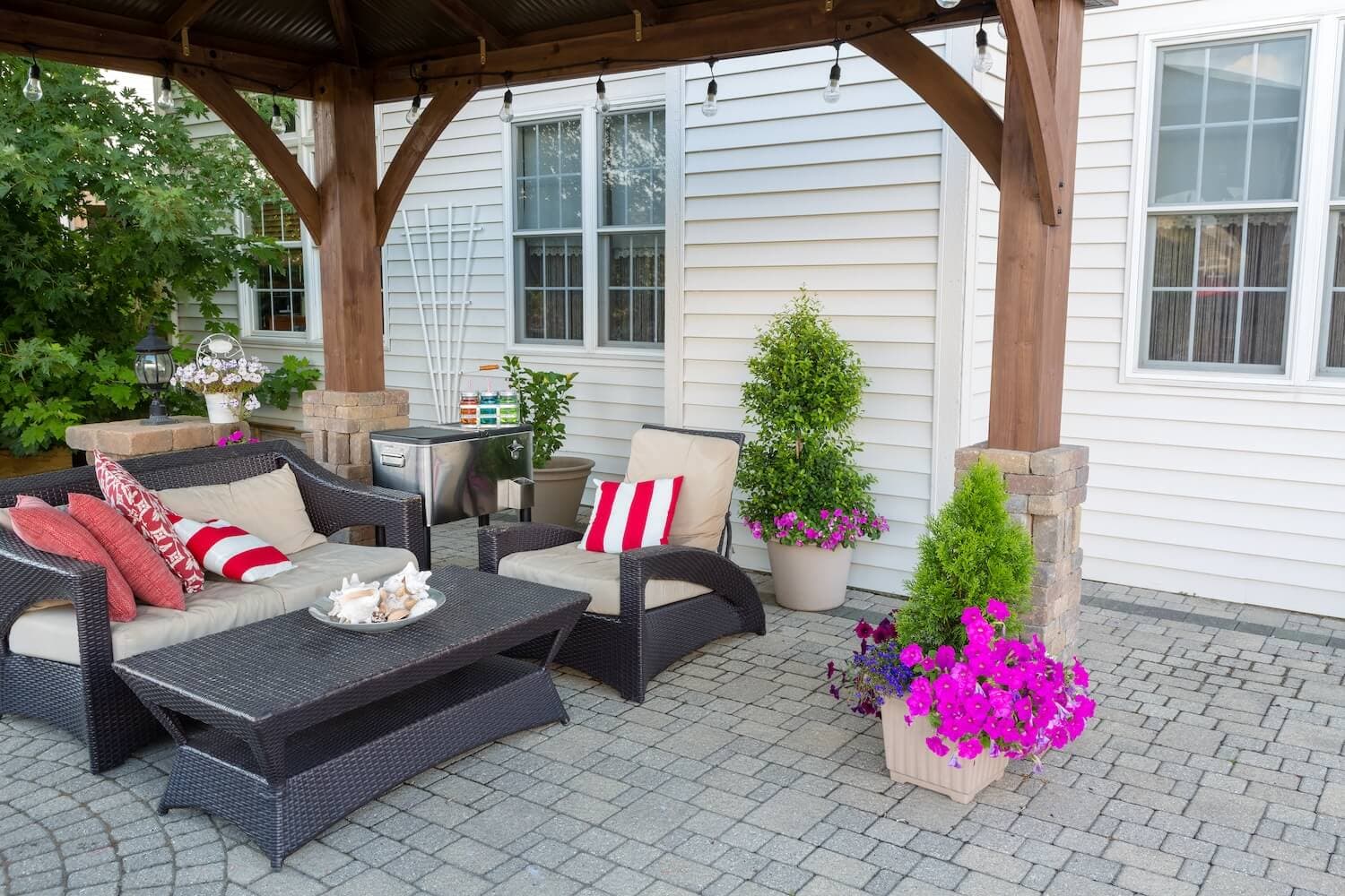 When to Bring in a Paving Stone Installer for Your New Home Build