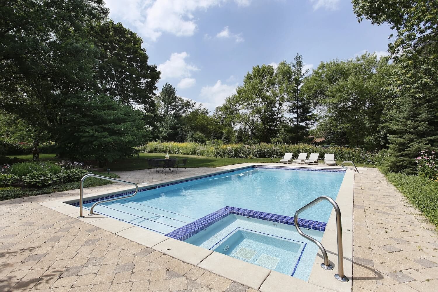 How to Hire the Best Paver Installation Company for a Pool Paver Project