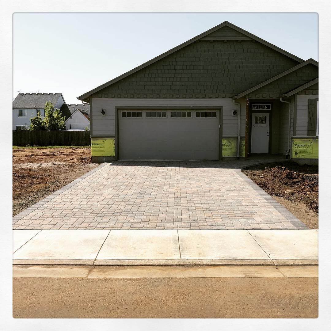 Should Driveway Pavers Be Sealed?