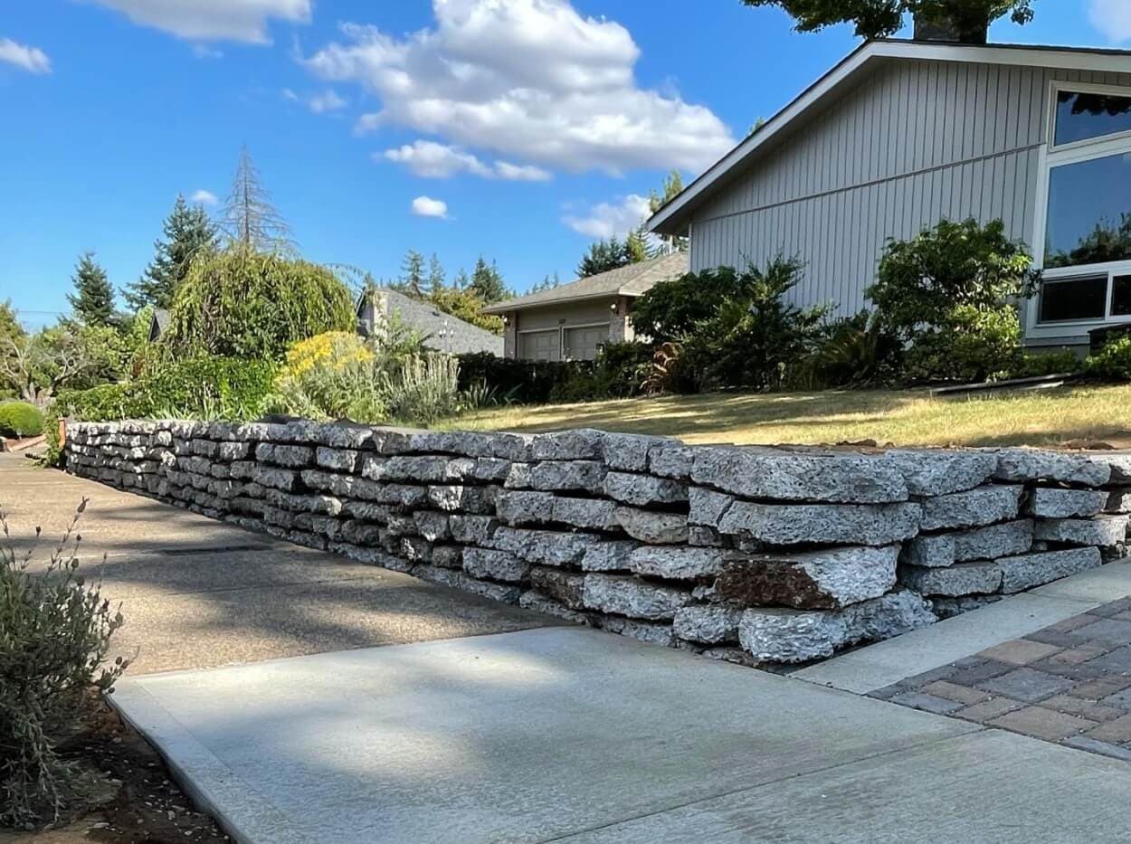 What Type of Contractor Builds Retaining Walls Best